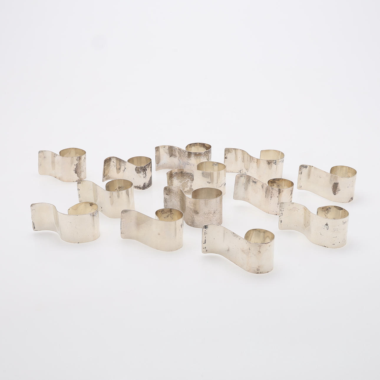 HOMEMADE NAPKIN RINGS, 13 PCS, STERLING SILVER, TOTAL 361,1 GRAMS ...