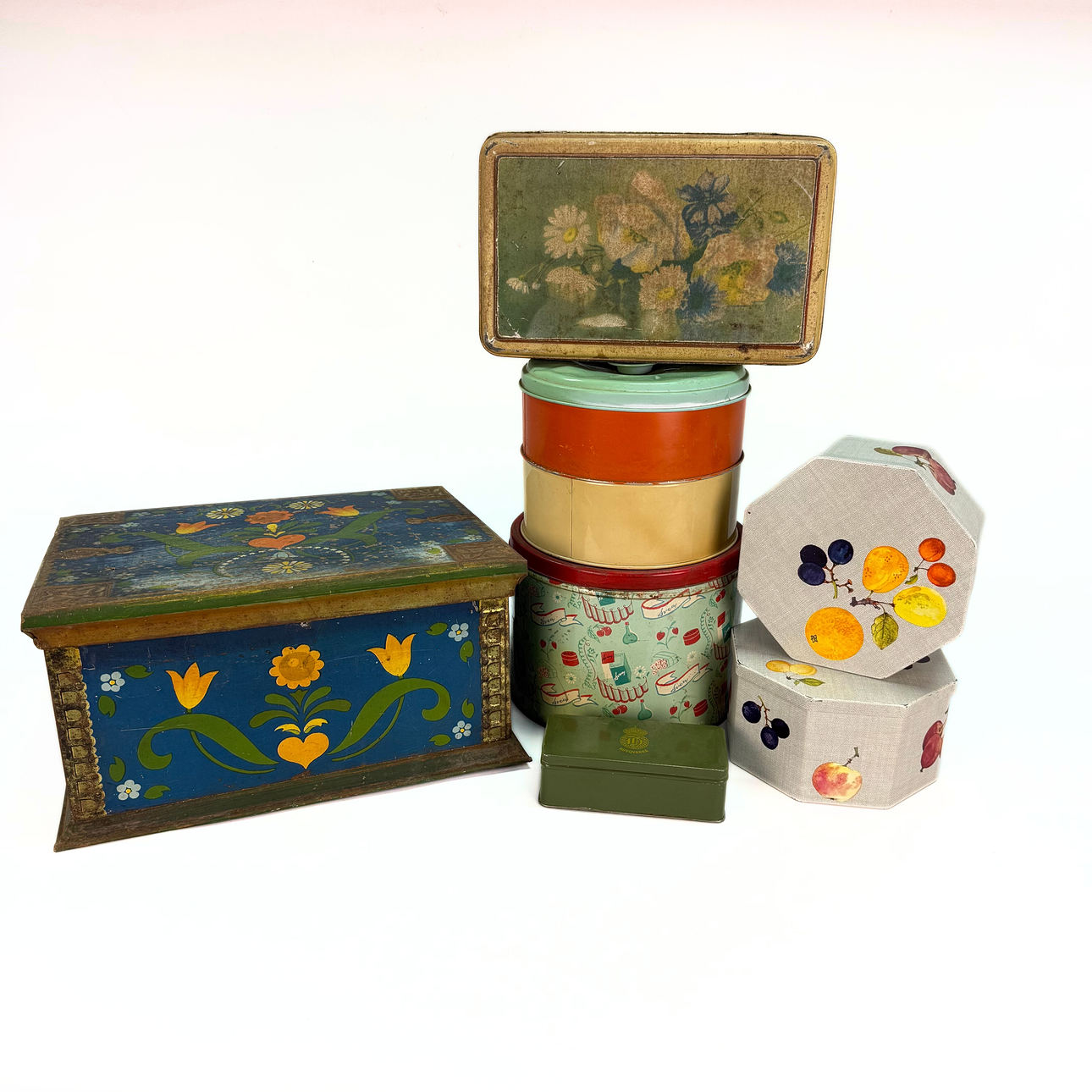 TIN CANS - 7 Pieces.