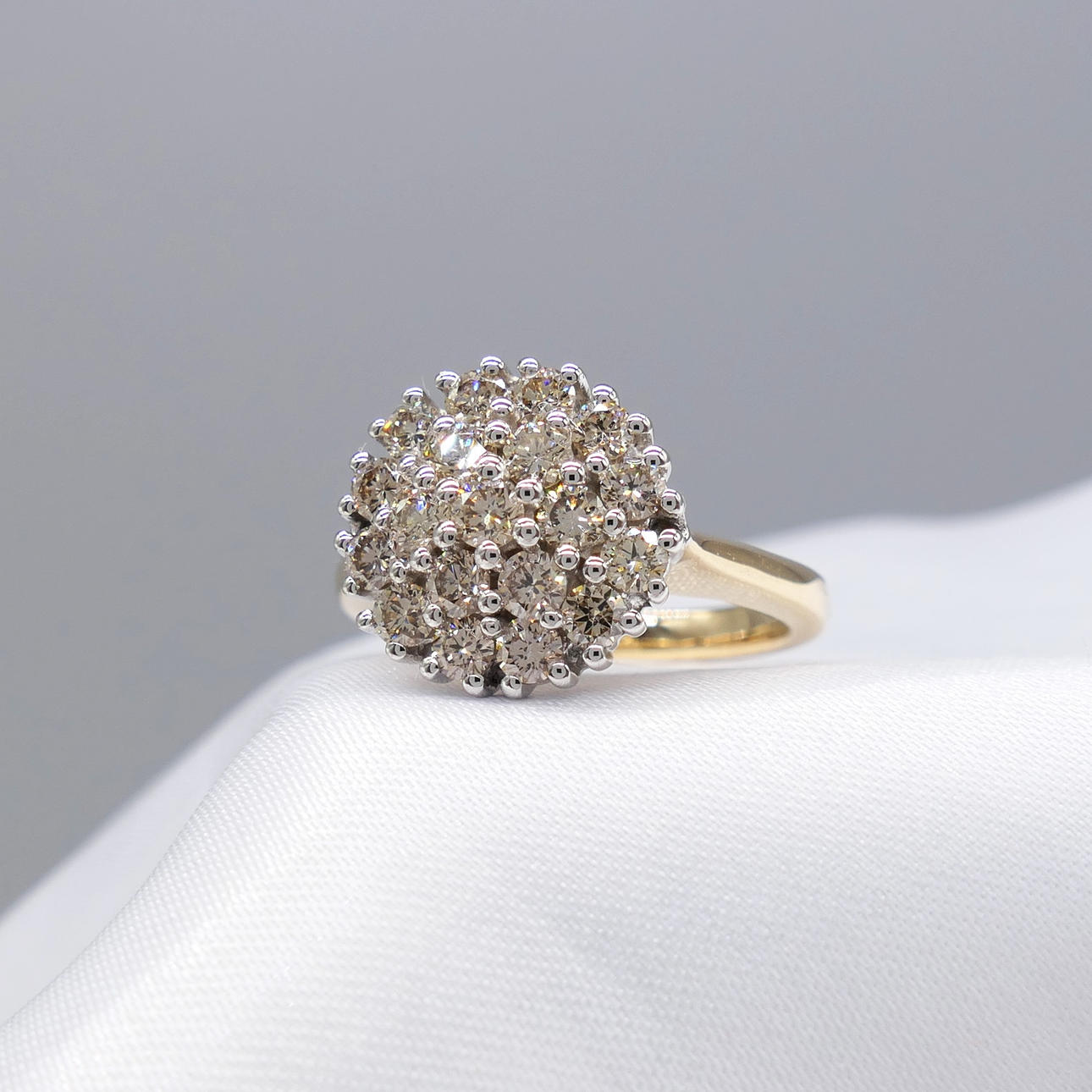DIAMOND CLUSTER ring, 1.03ct.