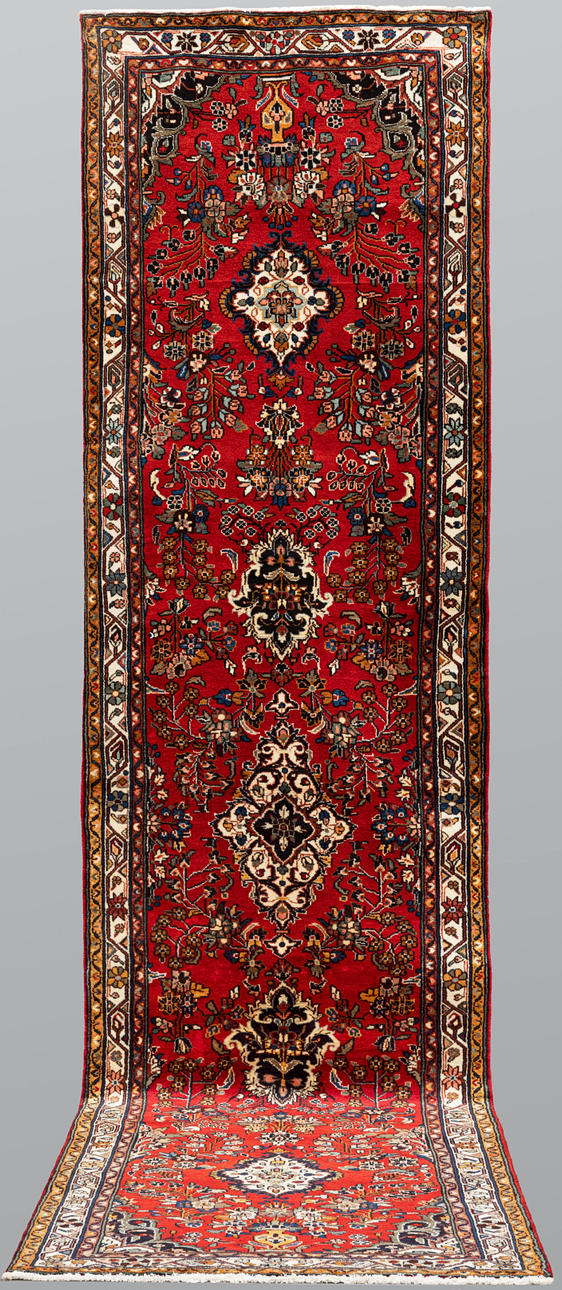 ORIENTMATTA. Hamadan gallerimodell, 435 x 110 cm.