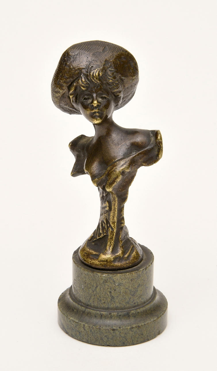 PETSCHAFT. ”dam i en hatt”.