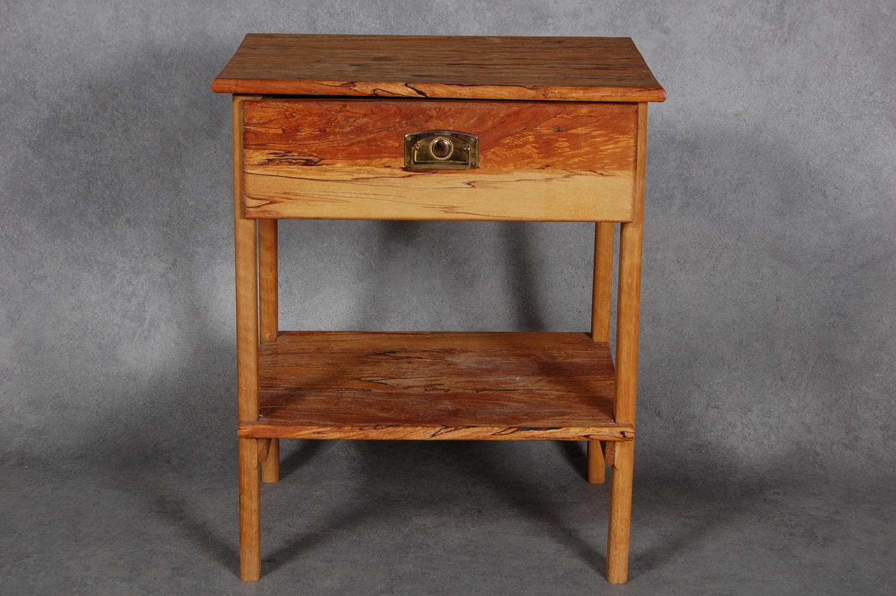 LAMPBORD, SÄNGBORD, nyskick.