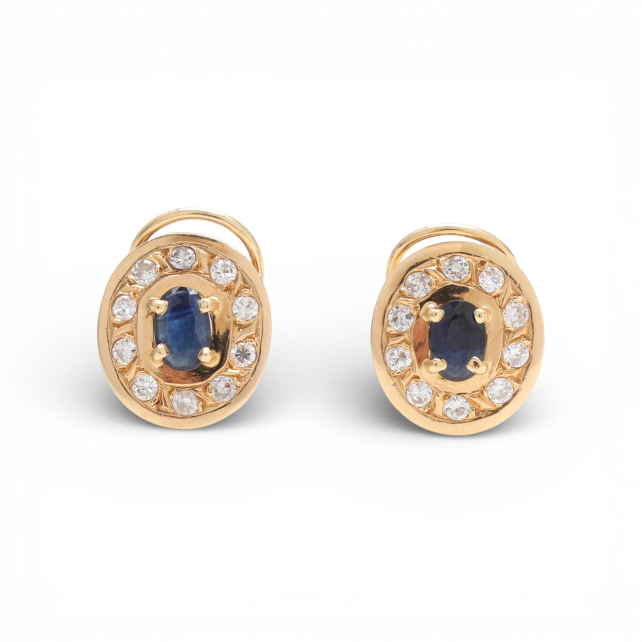 Sapphires and diamonds earrings.