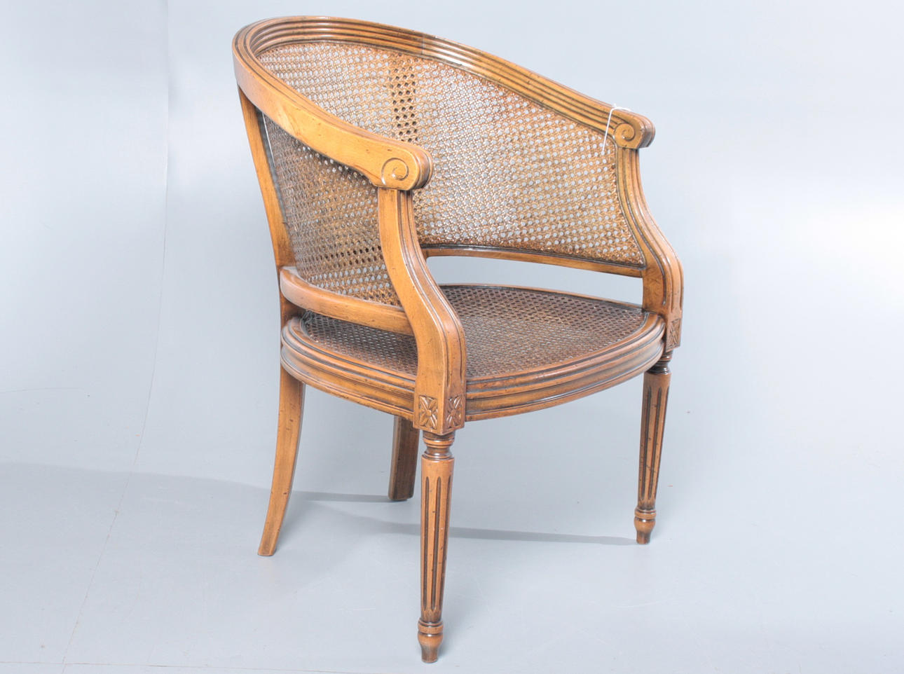 KARMSTOL, Gustaviansk stil, flätad rygg och sits, 1900-tal.