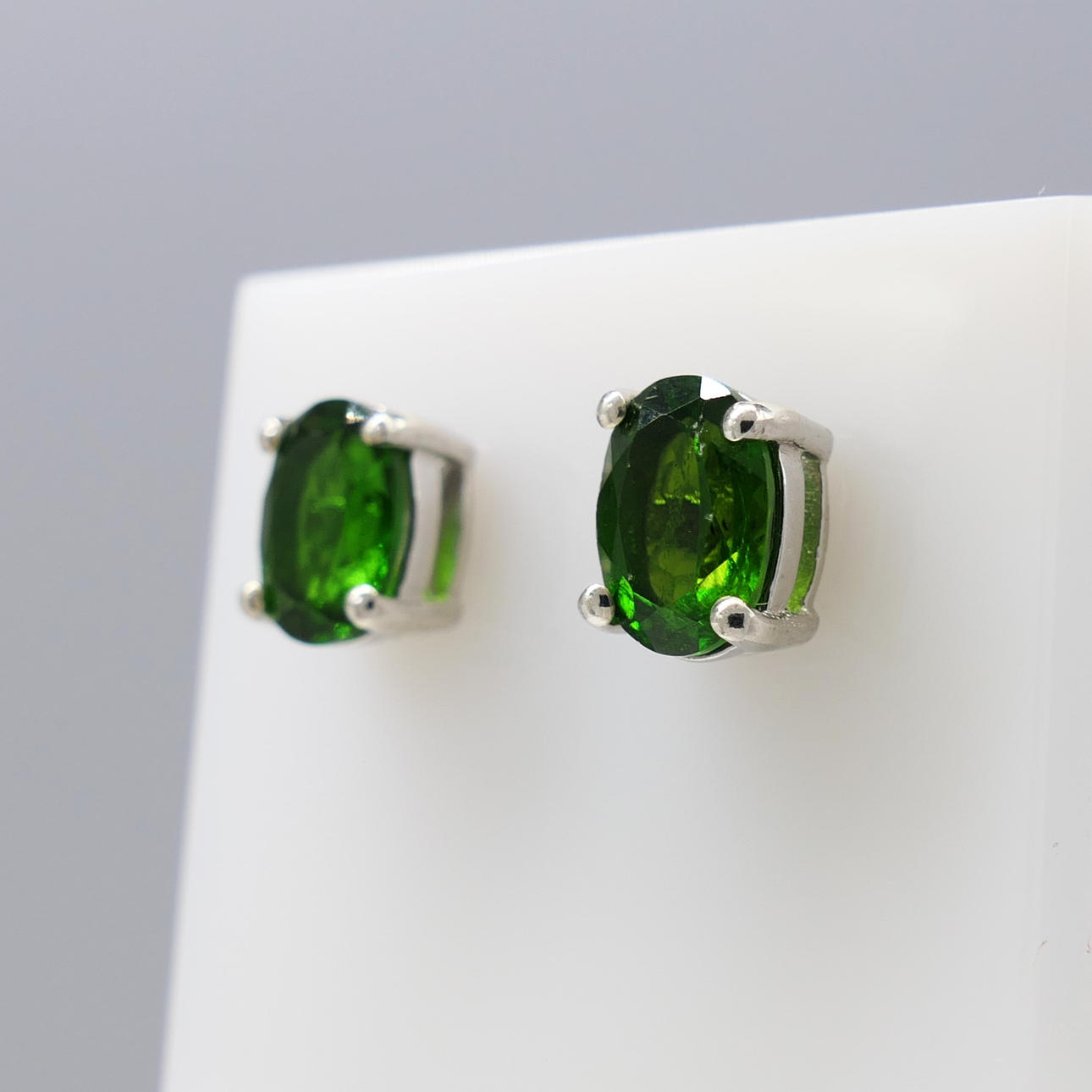 CHROME DIOPSIDE silver studs.