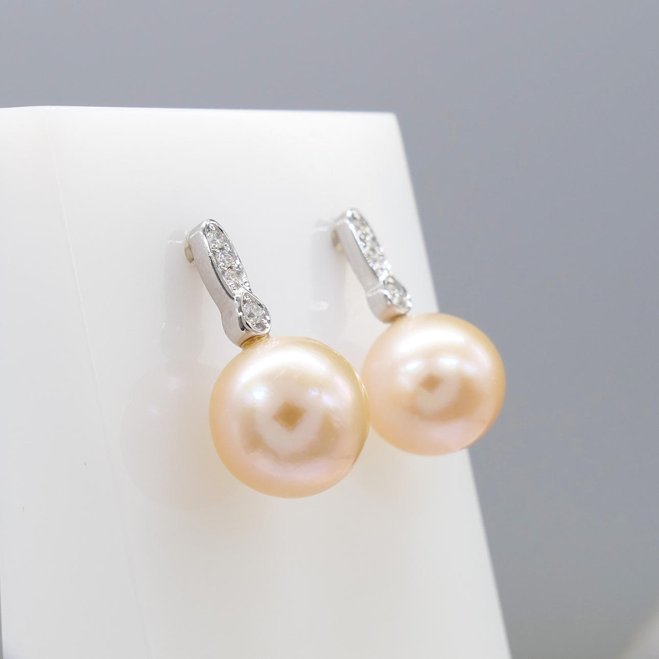 PINK PEARL & DIAMOND earrings.