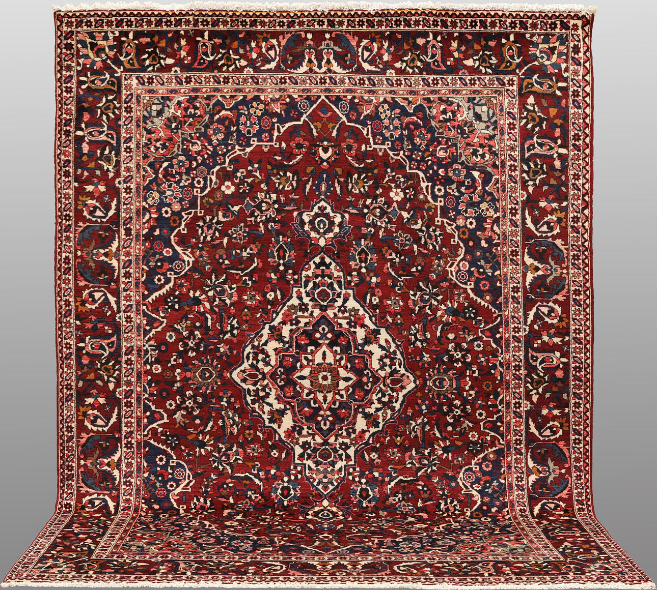 CARPET. Baktiari fine, 308 x 211 cm.
