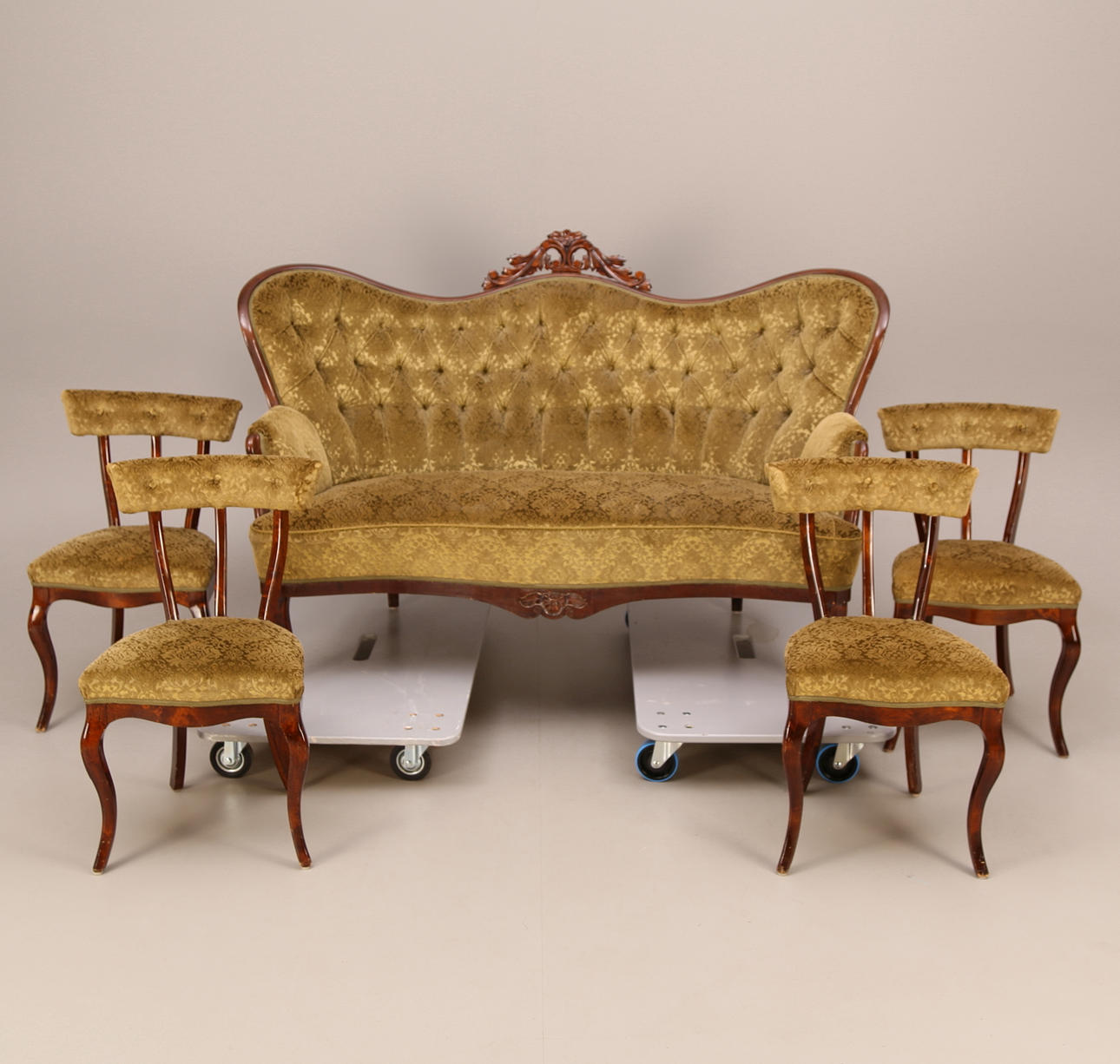 SOFFGRUPP, 5 delar, grönt tyg, nyrokokostil, slutet av 1800-talet.