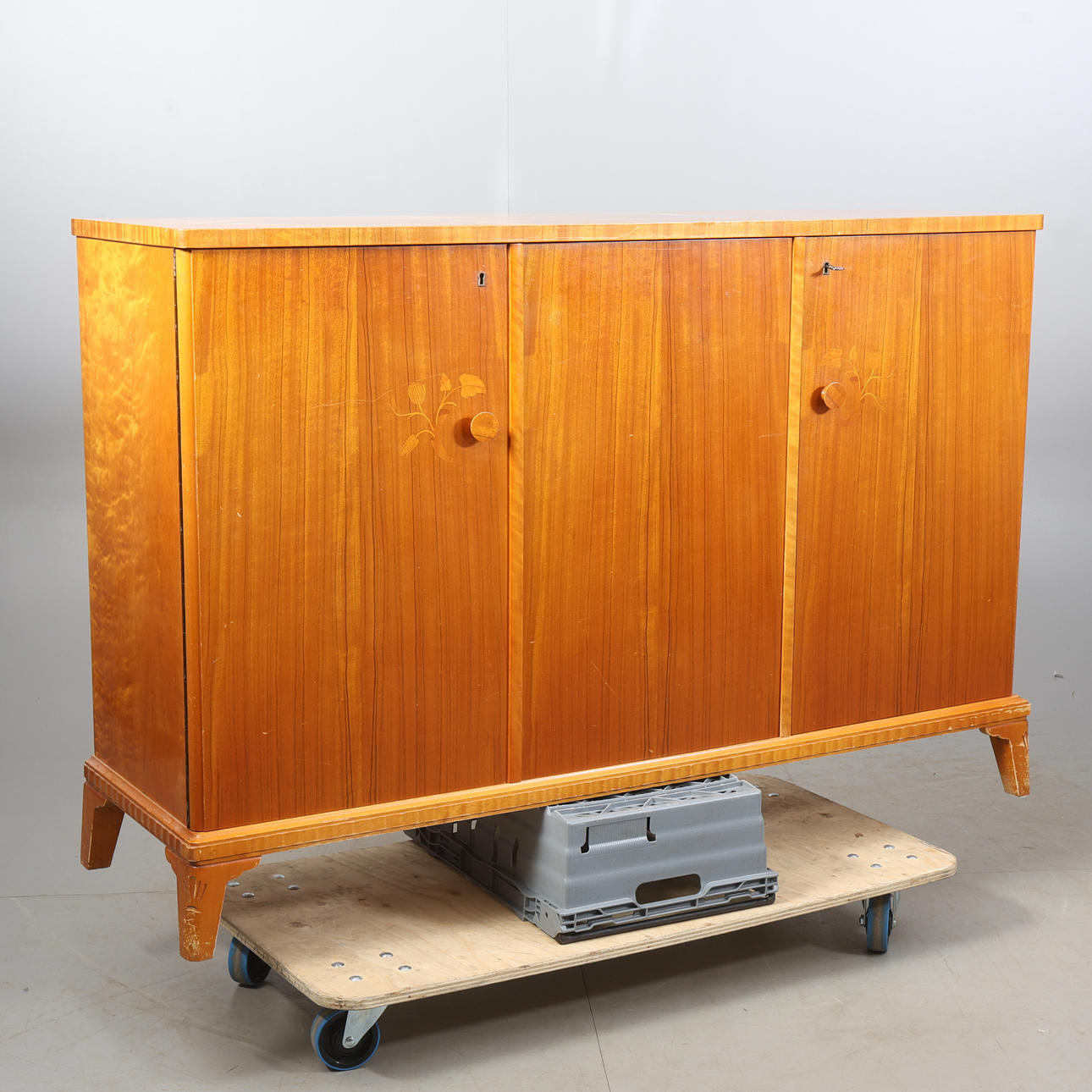 A 20th-century linen cupboard.