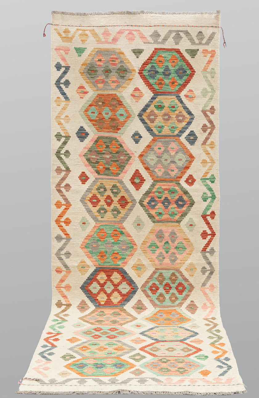 ORIENTMATTA. Kelim klassisk design, 250 x 87 cm.