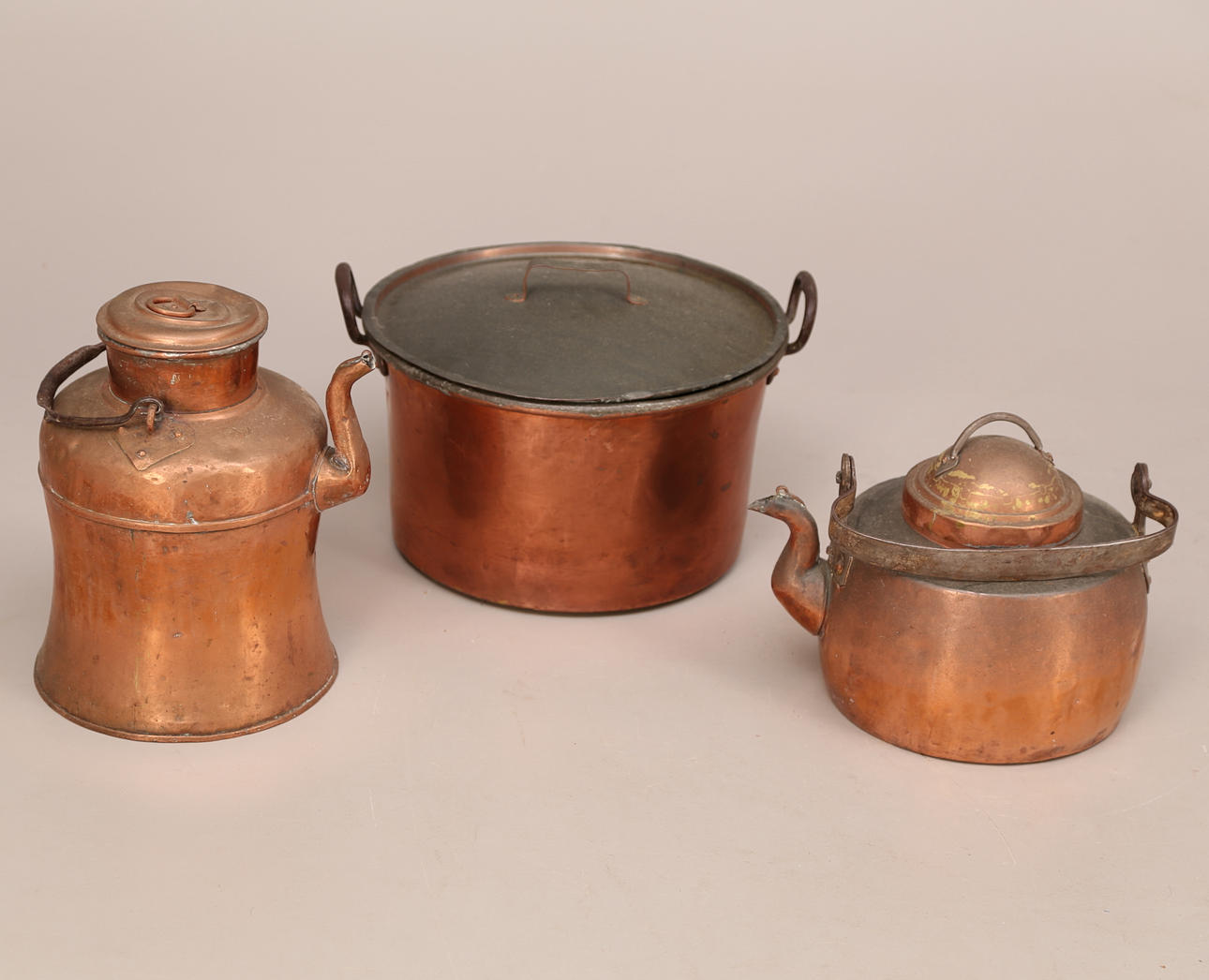 KOPPARFÖREMÅL, 3 st, 1800-tal.
