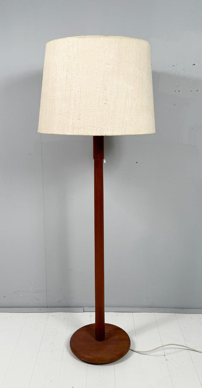 Domus, floor lamp, teak, 1960s/70s, Denmark.