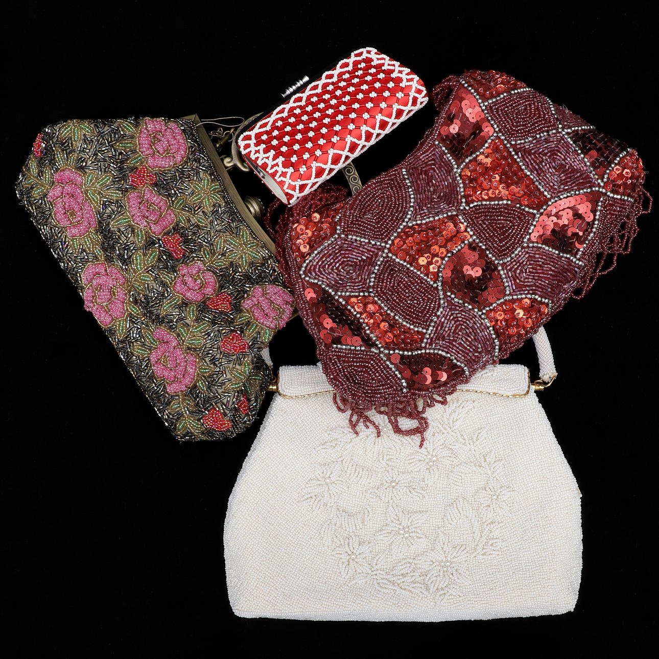 HANDVÄSKOR, 4 st, pärlbrodyr, 1900-tal.