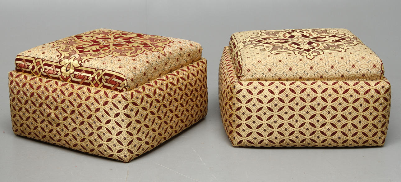 FOTPALLAR med förvaring, 2 st, 1900/2000-tal.