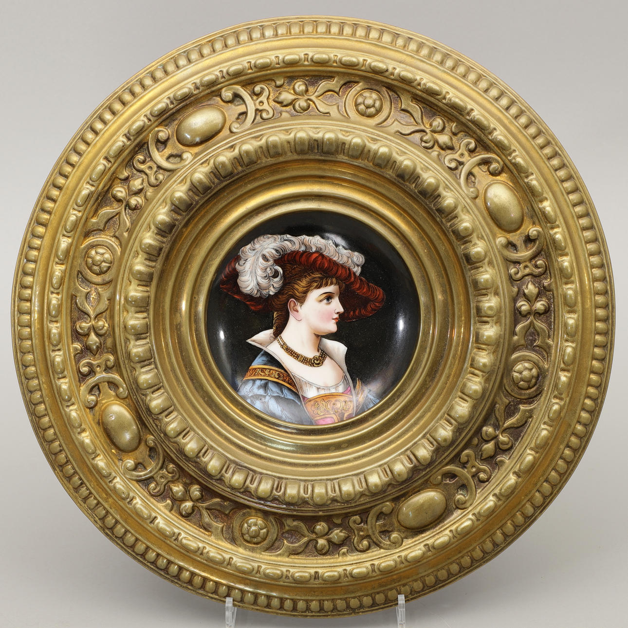 MÅLNING på porslinsfat, 1800-tal.