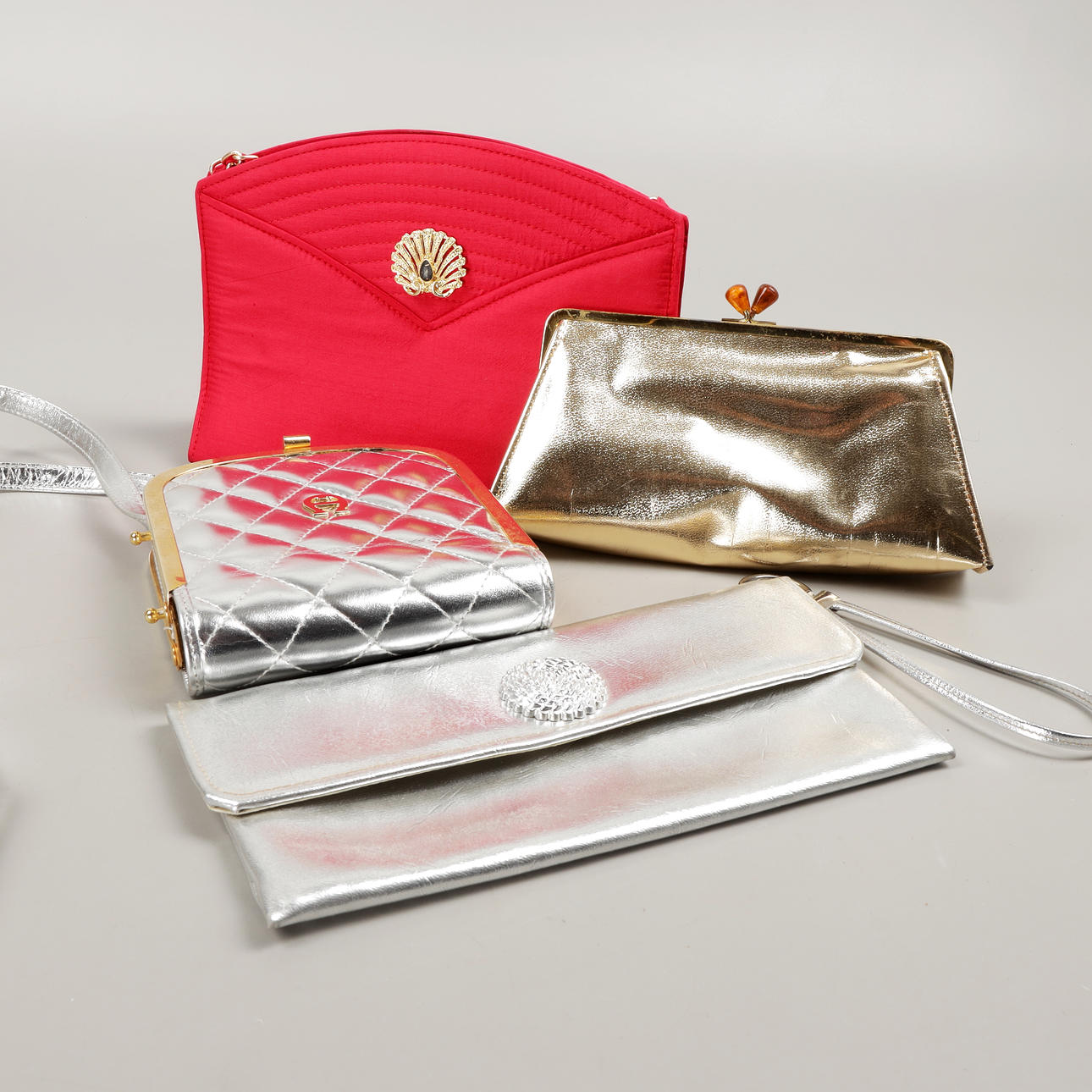 VÄSKOR, 4 st, 1900-talets mitt.