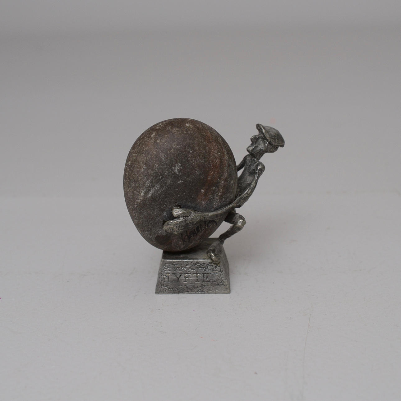 HENRY GUSTAVSSON. "Lyftet", skulptur.