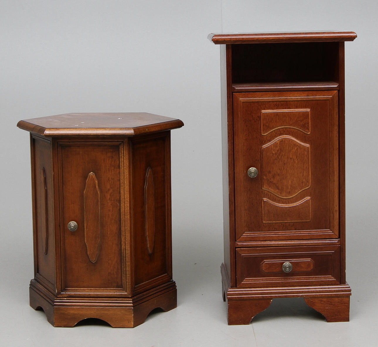 SKÅP, 2 st, 1900-talets senare hälft.