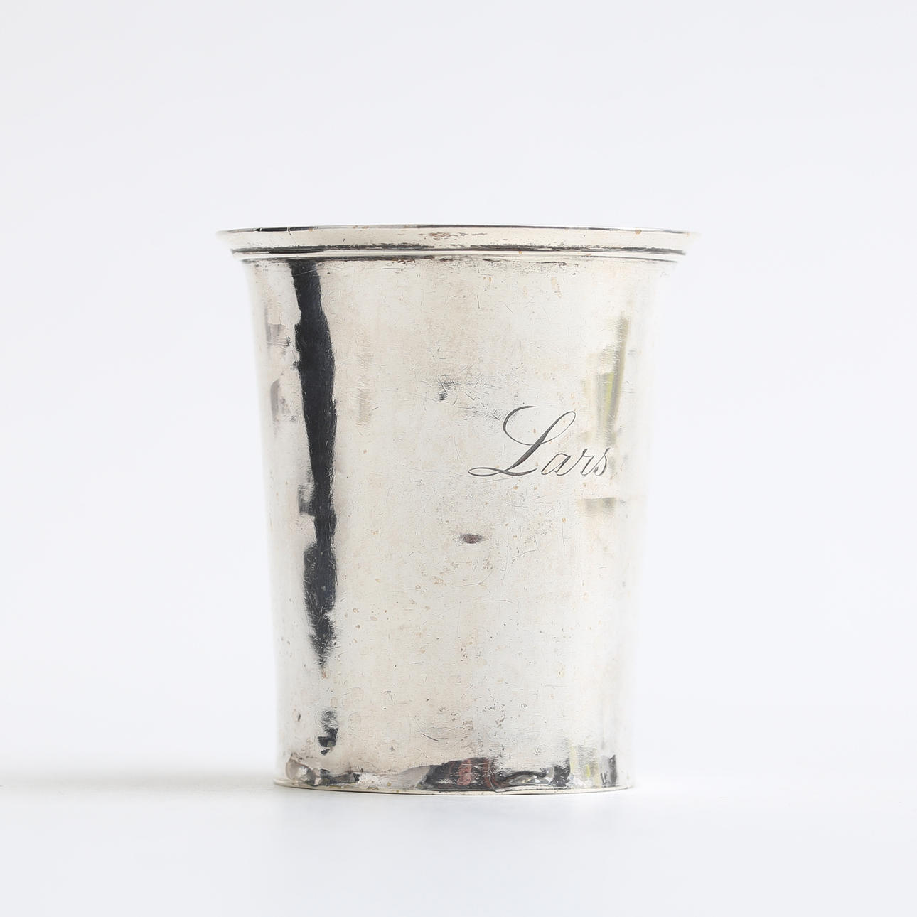 A beaker, silver, Erik Gustaf Stenquist Enköping 68 gram, 1863.