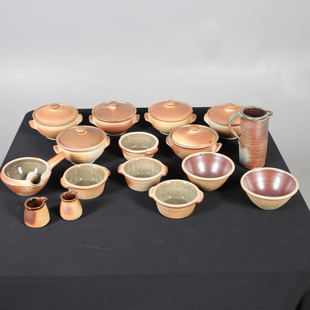 MUCHELNEY - STUDIO POTTERY.