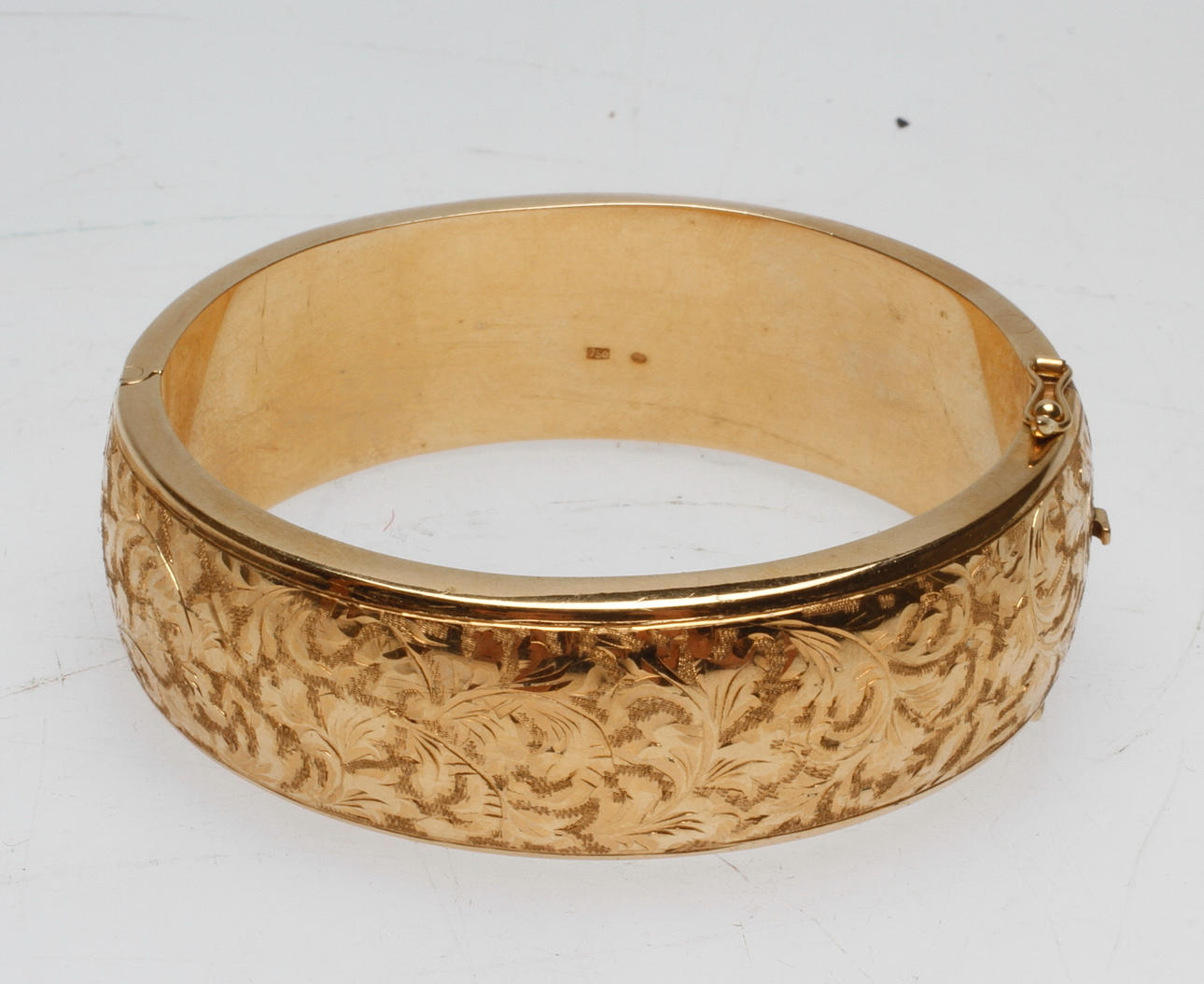 STEL ARMRING, 18k guld, vikt ca 48.8 gr.