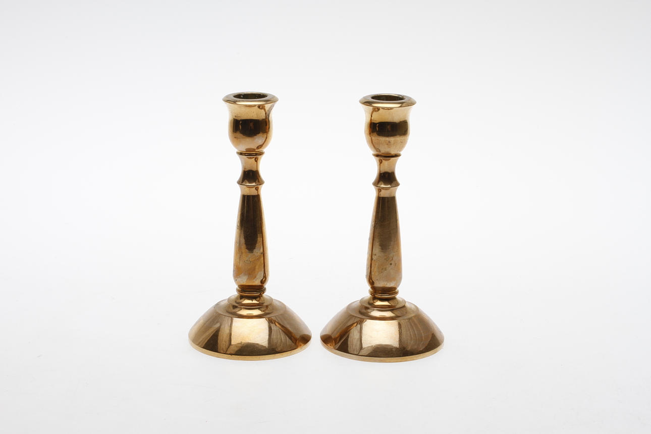 LJUSSTAKAR, ett par, Bersbo 2002.