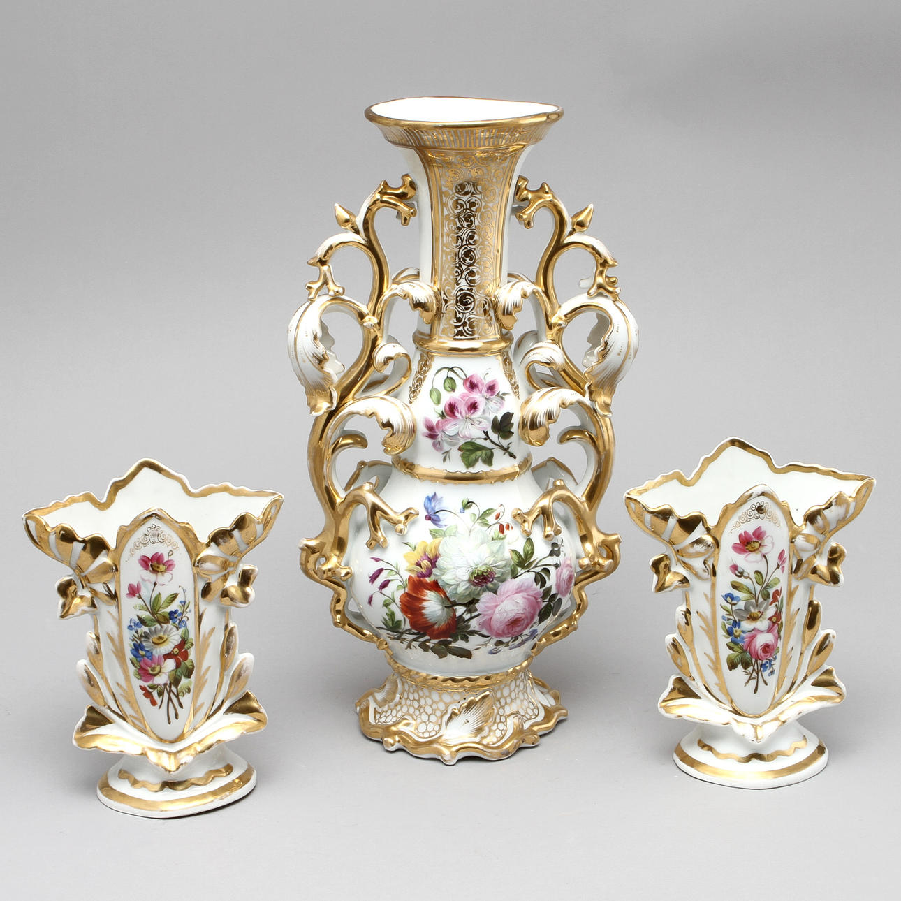 TABLE SET, 3 parts, porcelain, neo-rococo late 19th century. Ceramics ...