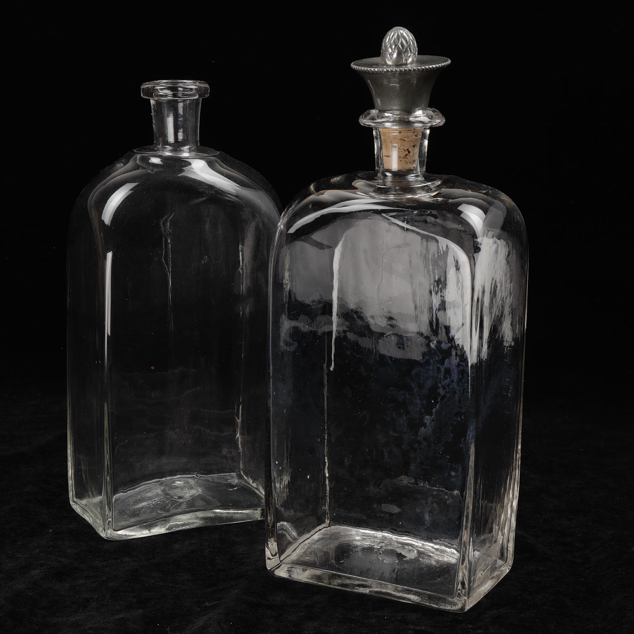 FLASKOR, 2 st, glas, 1800-tal.