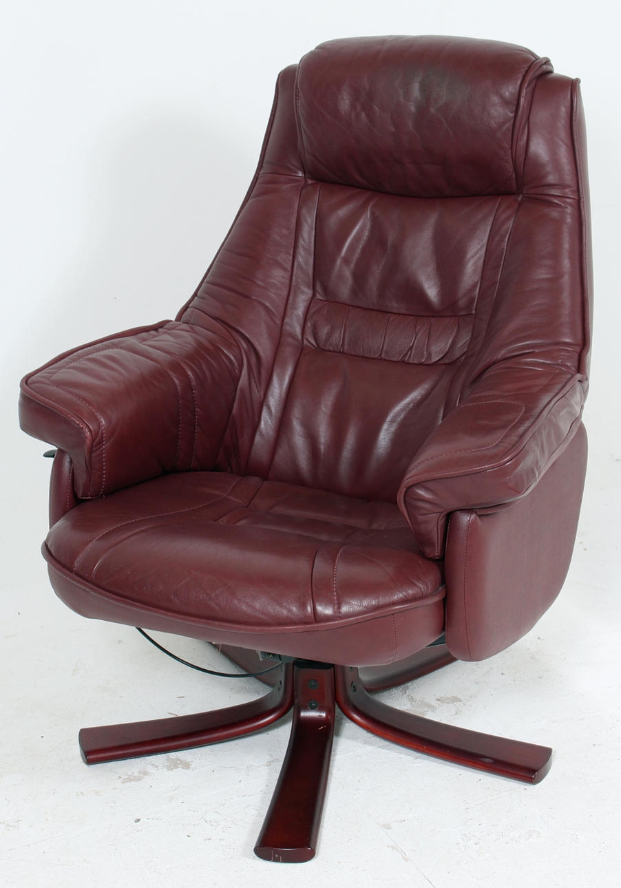 SNURRFÅTÖLJ, skinn.