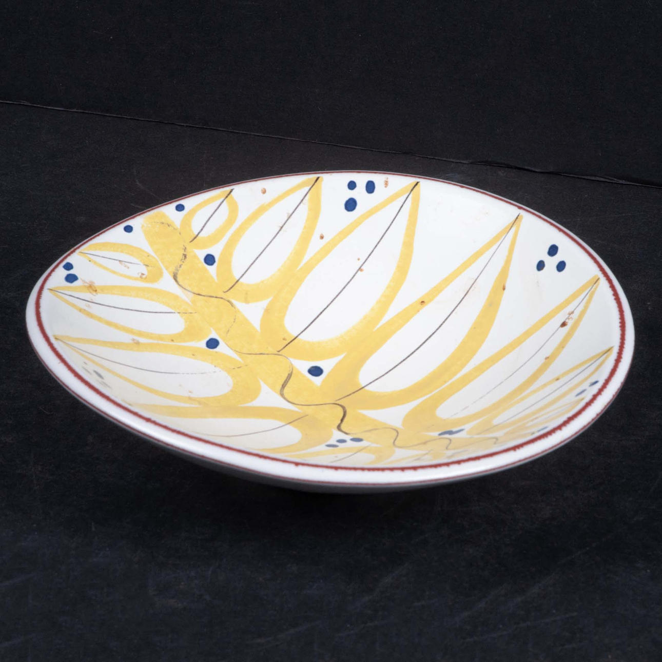 STIG LINDBERG. Fat, fajans studiohanden.