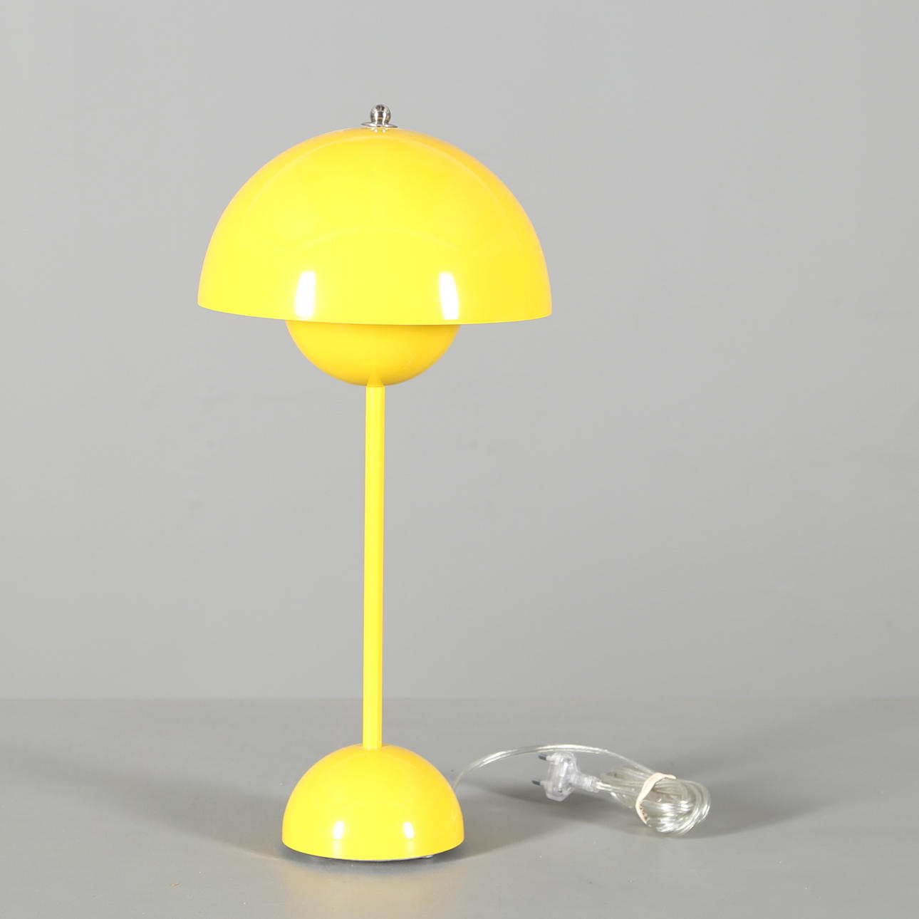 VERNER PANTON. Bordslampa "Flower pot", Unique Interior, Köpenhamn.