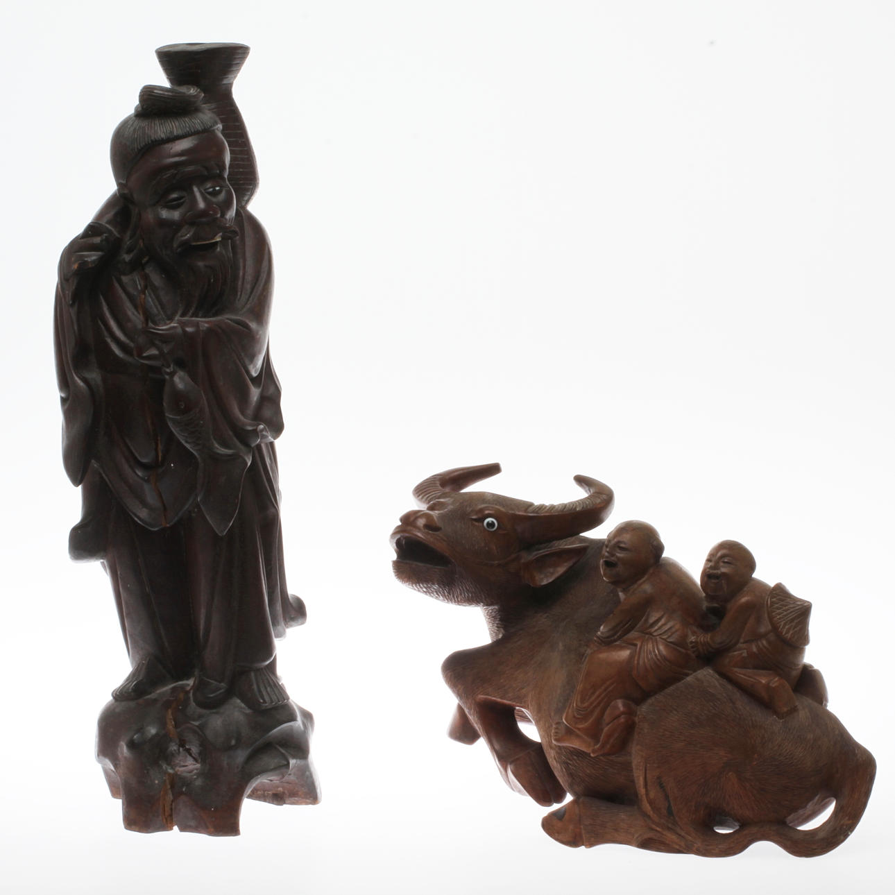 FIGURINER, 2 st, trä, troligen Kina, 1900-tal.