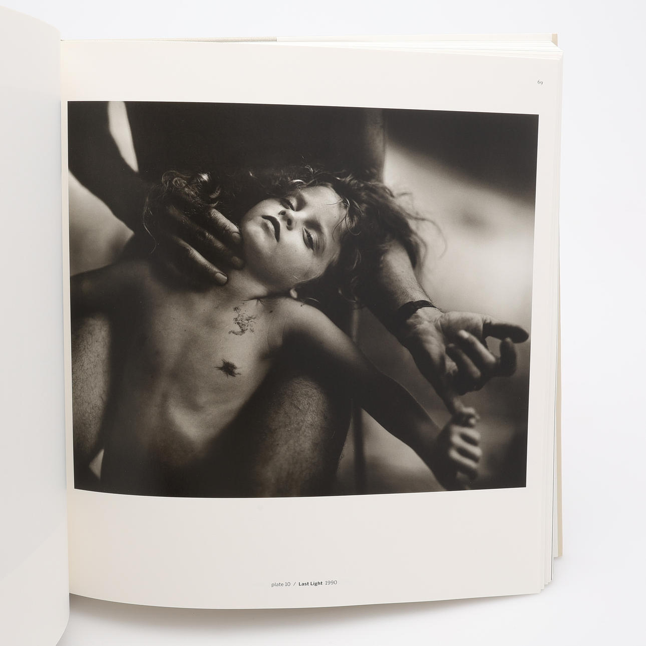 PHOTO. AMERICAN PHOTOGRAPHER SALLY MANN'S “A THOUSAND CROSSINGS