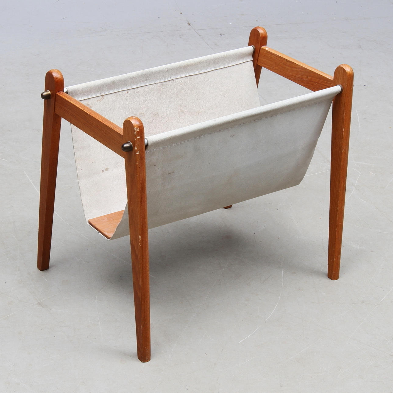 TIDNINGSSTÄLL, 1900-tal.