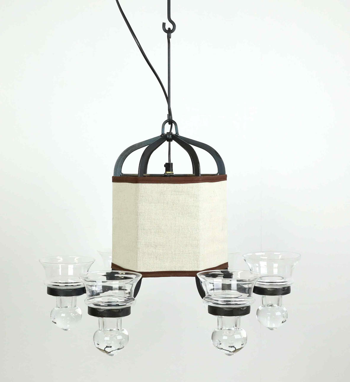 BERTIL VALLIEN. ljuskrona, smide & glas, Boda.