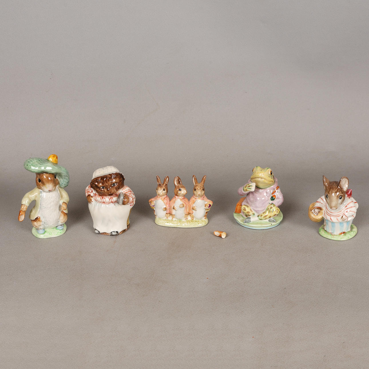 FIVE BESWICK BEATRIX POTTER FIGURES (5).