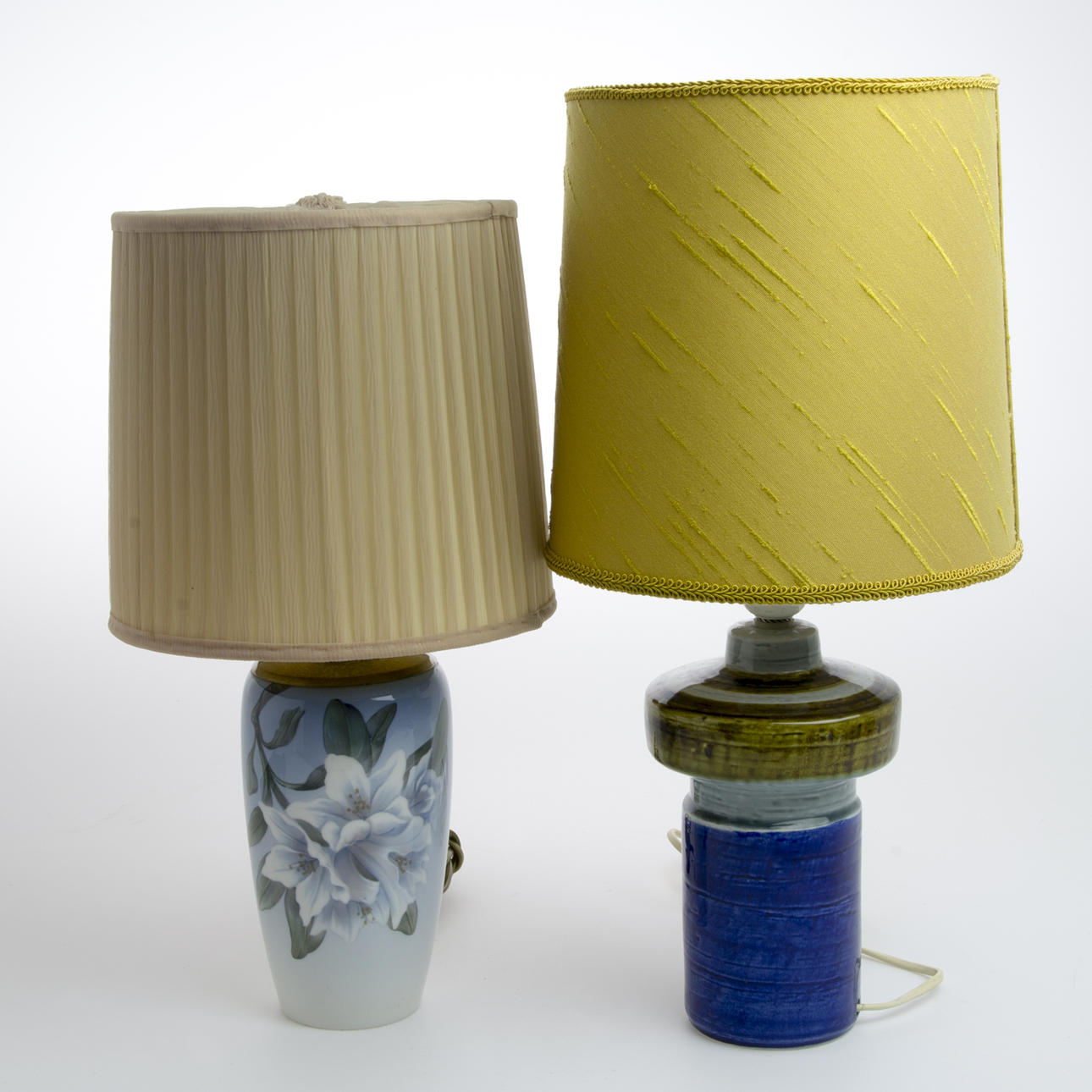 BORDSLAMPOR, 2 stycken, Royal Copenhagen samt Rörstrand.