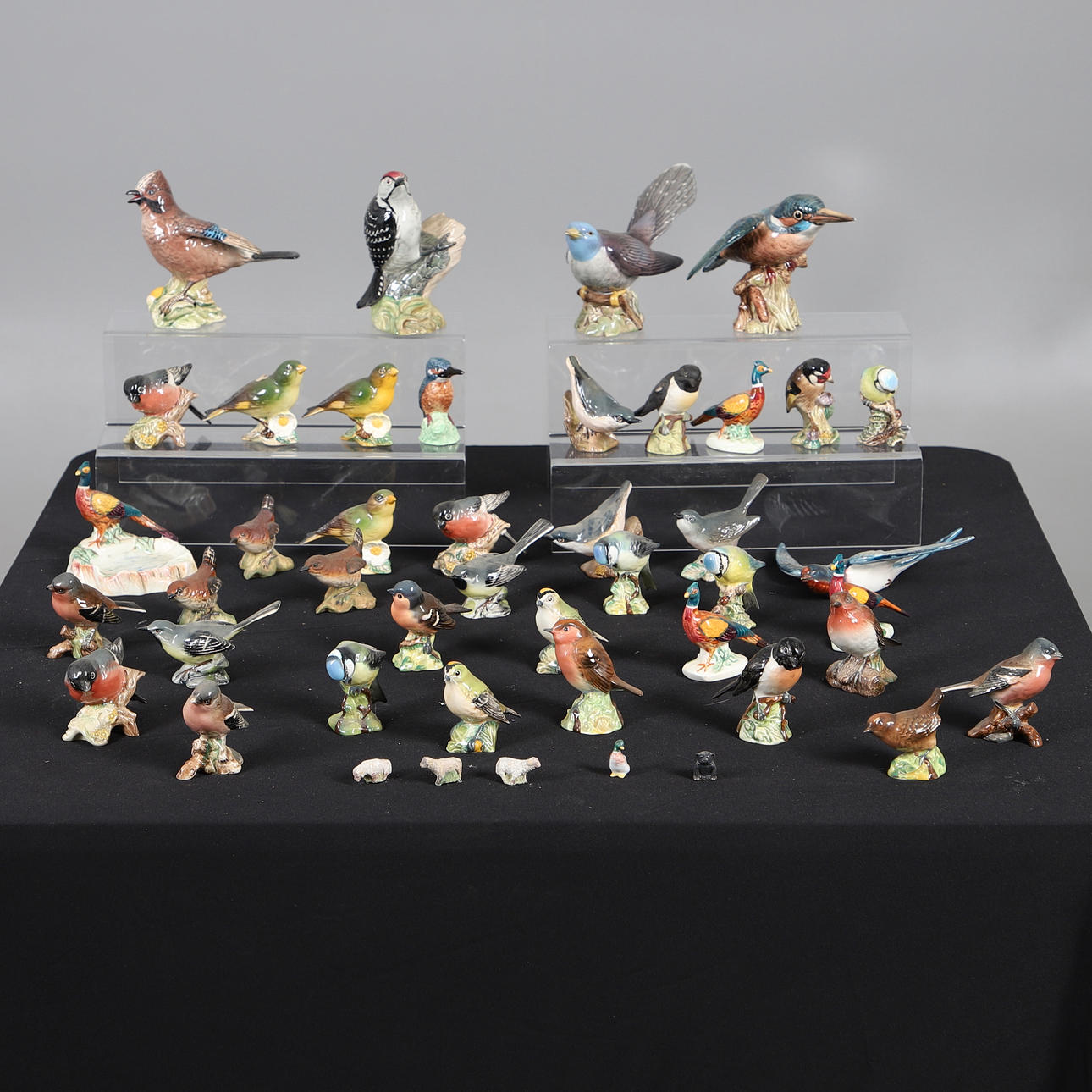 BESWICK ベスウィック 小鳥達 豪華4羽セット A COLLECTION OF BESWICK BIRDS. Ceramics & Porcelain - European