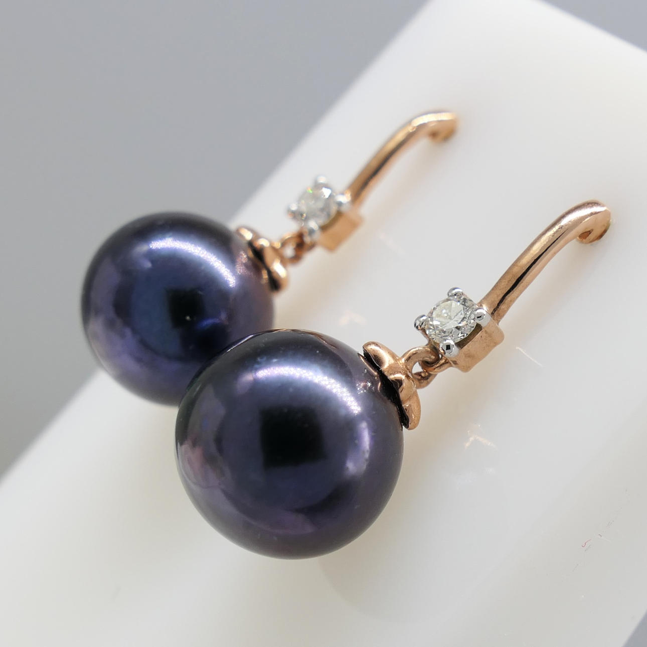 IRIDESCENT PEARL & DIAMOND earrings.