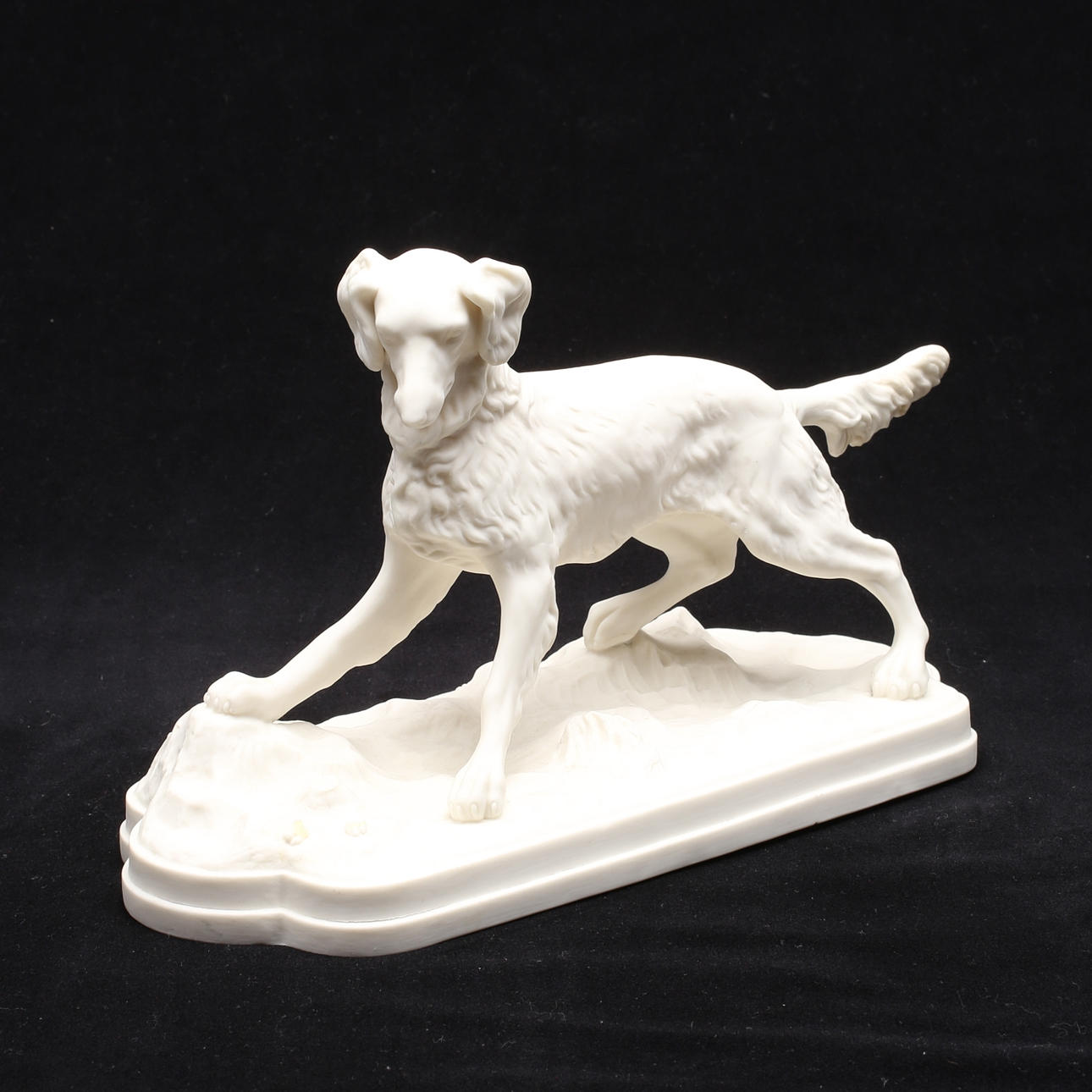 FIGURIN, parian, hund, Gustafsberg, 1920-tal.