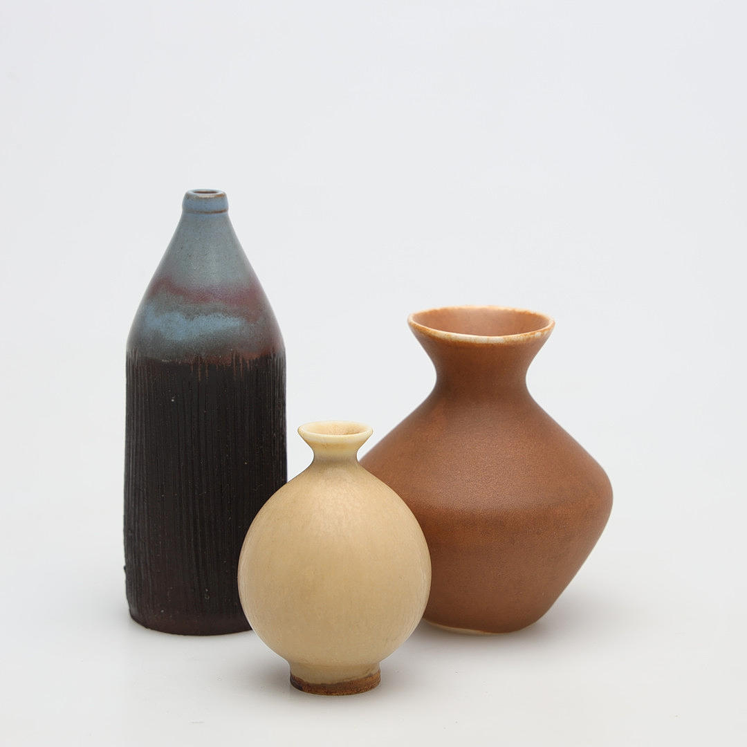 MINIATURE VASES, 3 pieces, porcelain.