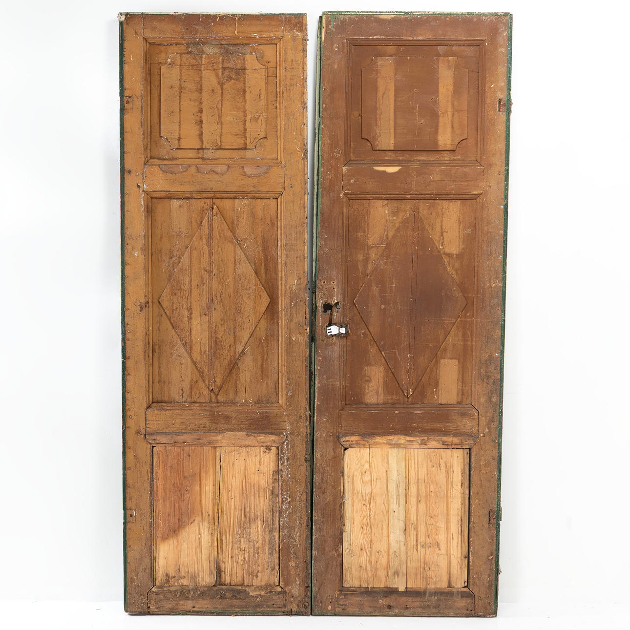 DOUBLE DOORS, with rhombus, 1800 - number.