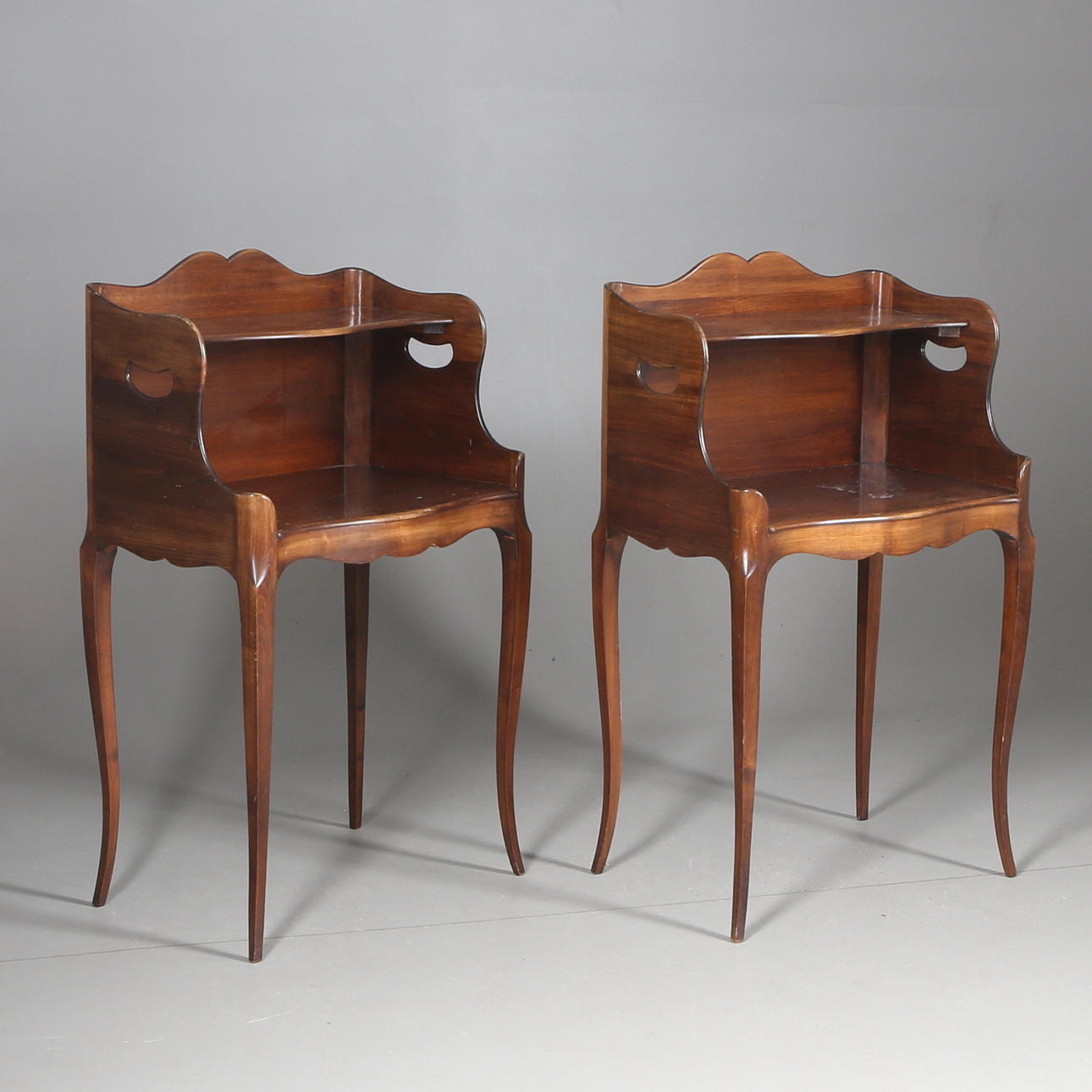 NATTDUKSBORD, ett par, rokokostil, 1900-tal.