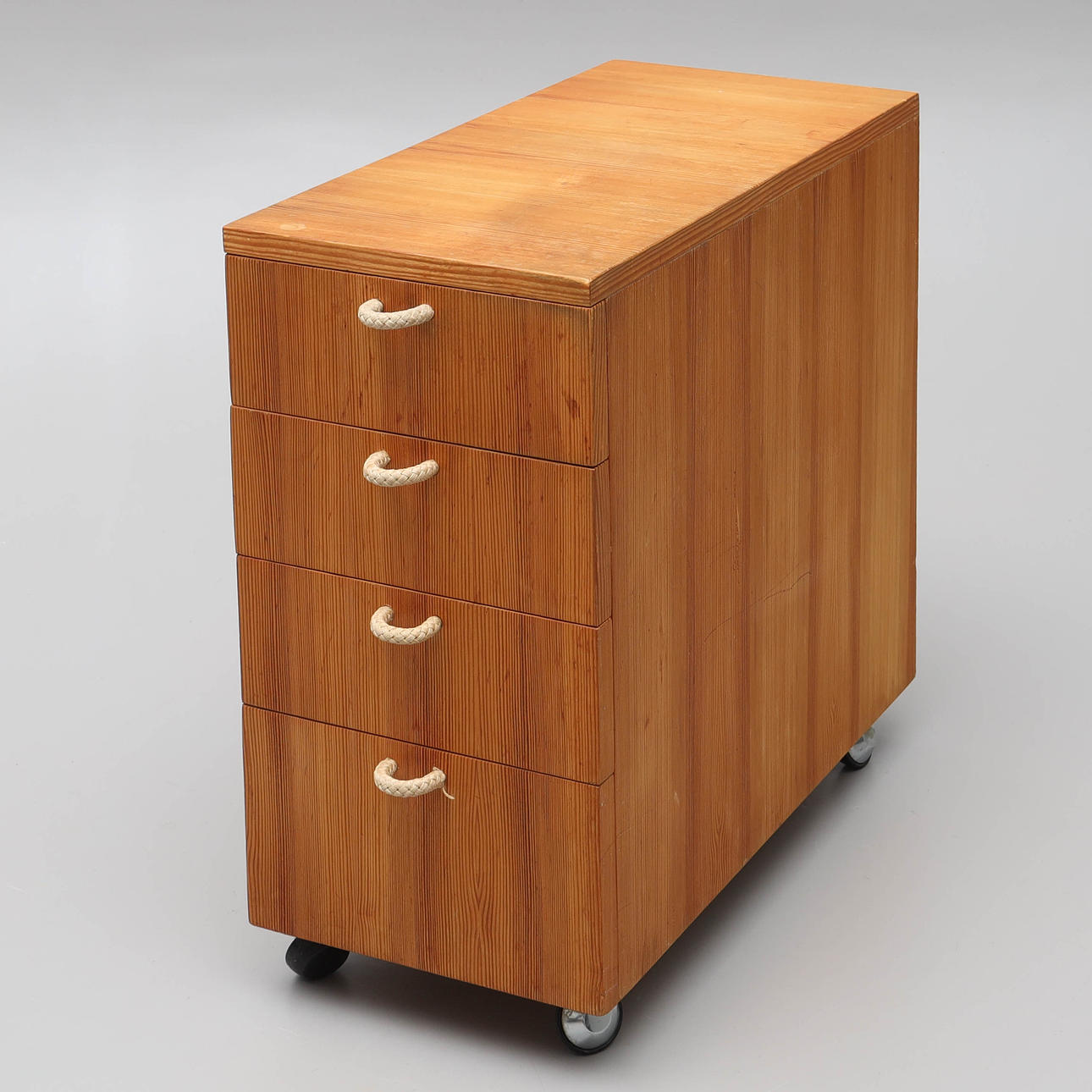 A 1970s/80's pine wheel box hurts. Furniture - Chests of drawers ...