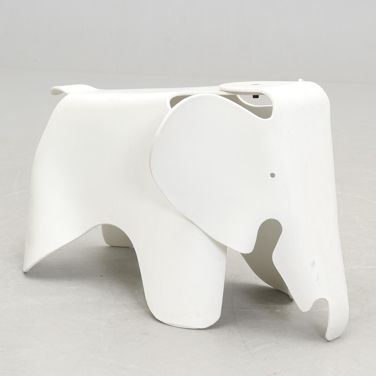 CHARLES & RAY EAMES. PALL, "Elephant", Vitra.