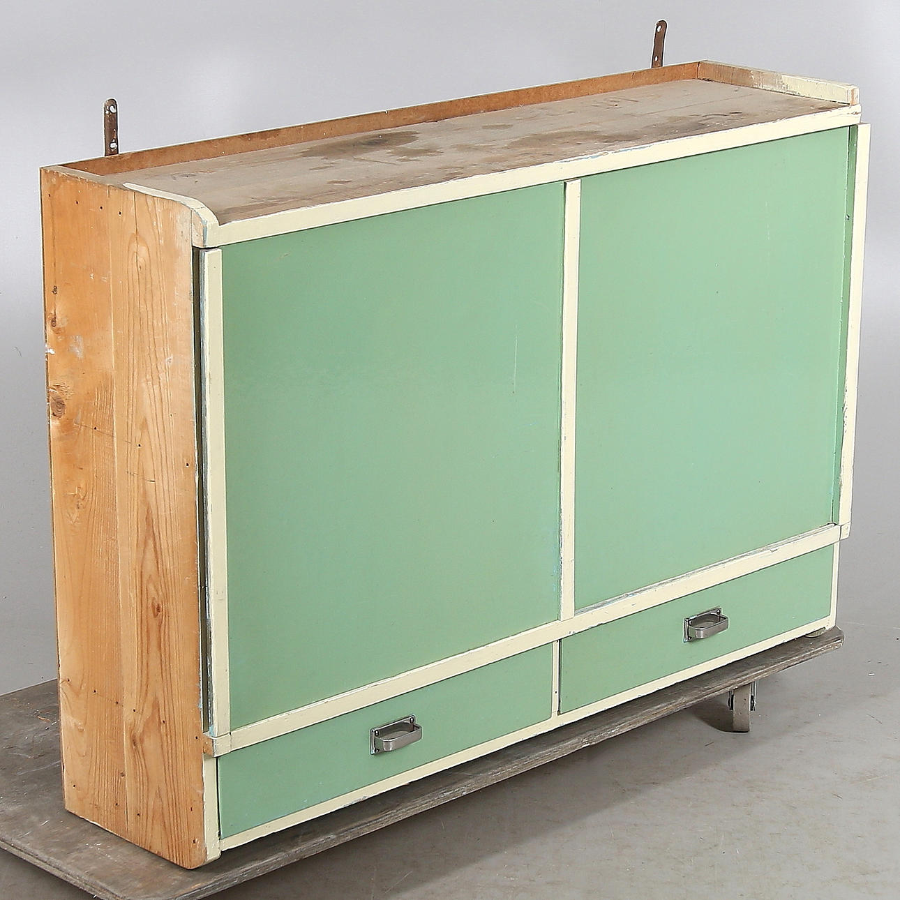 SKÅP, överskåp. 1900-talet första hälft.