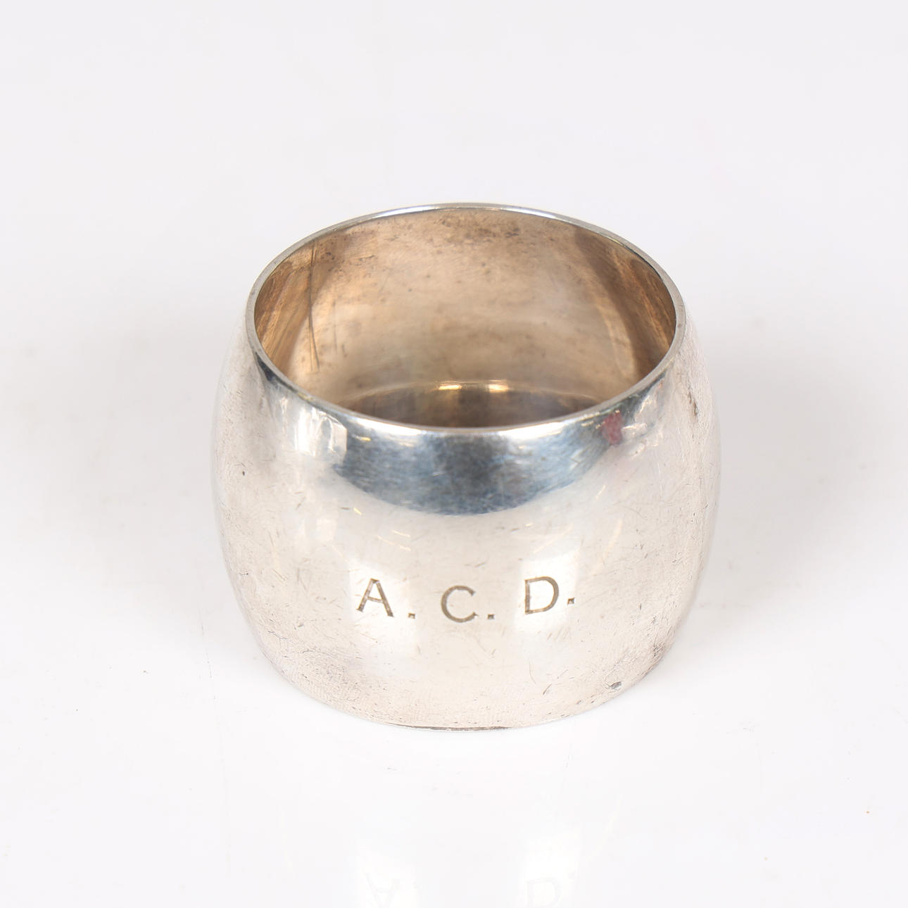 EN GEORGE V SØLV SERVIETRING.