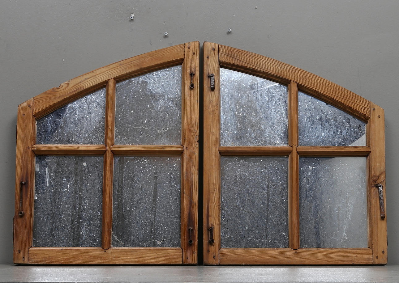 SPEGELFÖNSTER, 2 st, 1800/1900-tal.