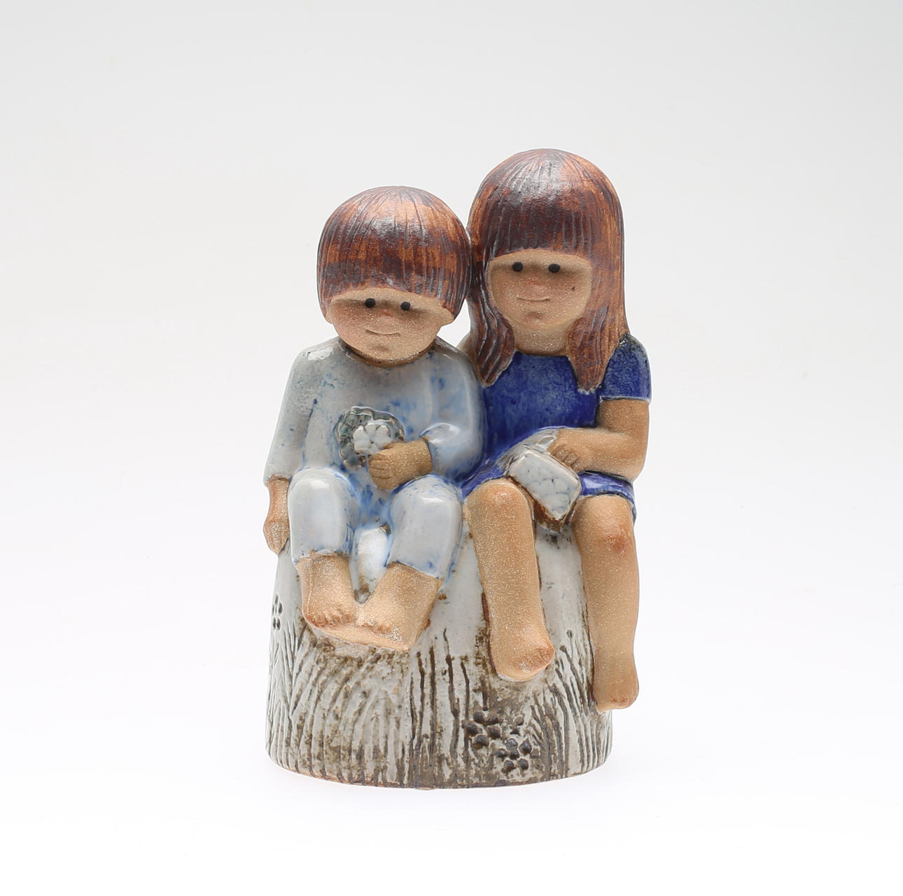 LISA LARSON. Figur, stengods, "Syskon", märkt med Studiohanden, Gustavsberg.