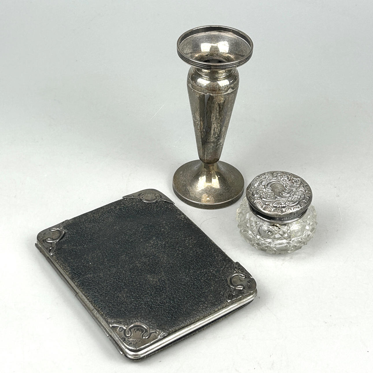 GROUP OF SILVER ITEMS.